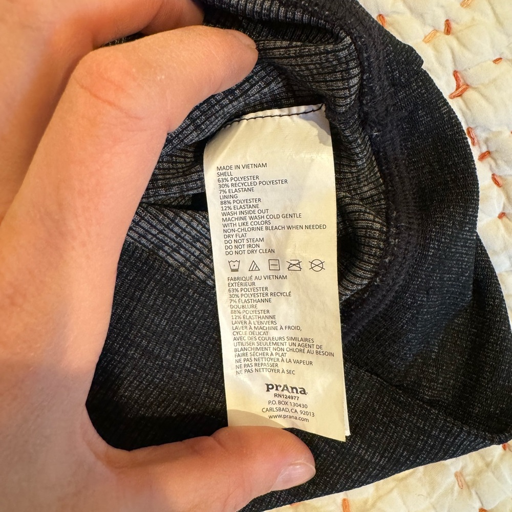 Like New Prana Turtleneck Base Layer Size M - image 6